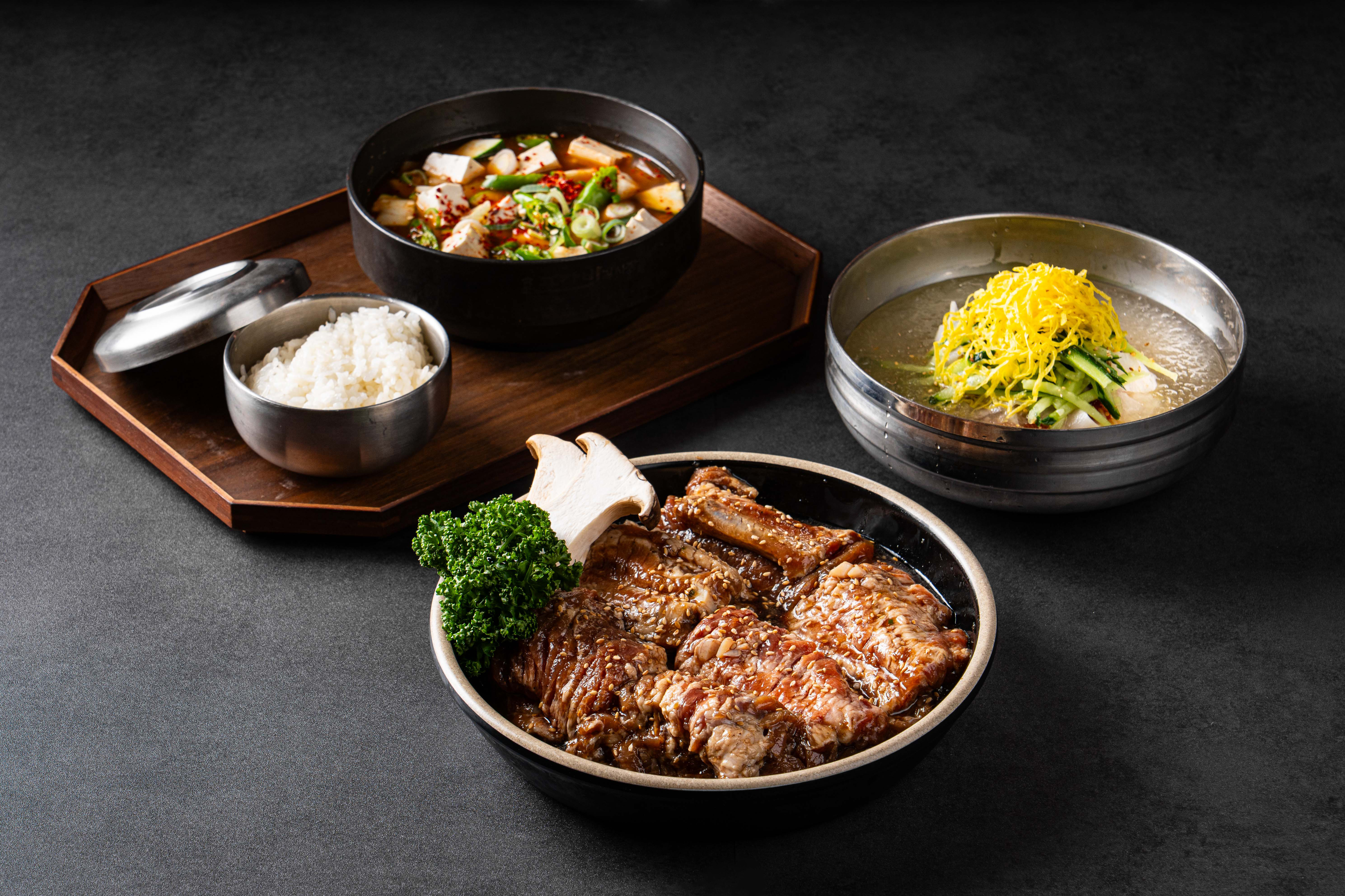 포갈비 김사장 매장 실내 테이블 전경